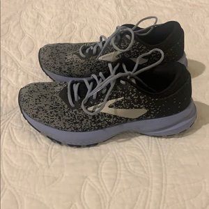Women's Brooks Launch 6-Size 7